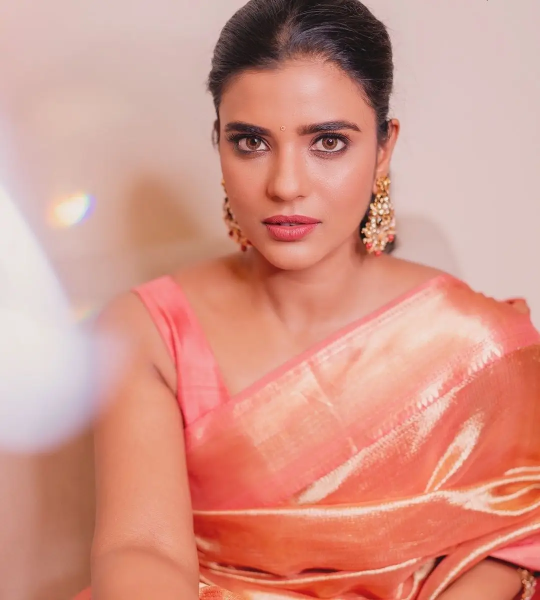 INDIAN ACTRESS AISHWARYA RAJESH IN ORANGE PATTU SAREE BLOUSE